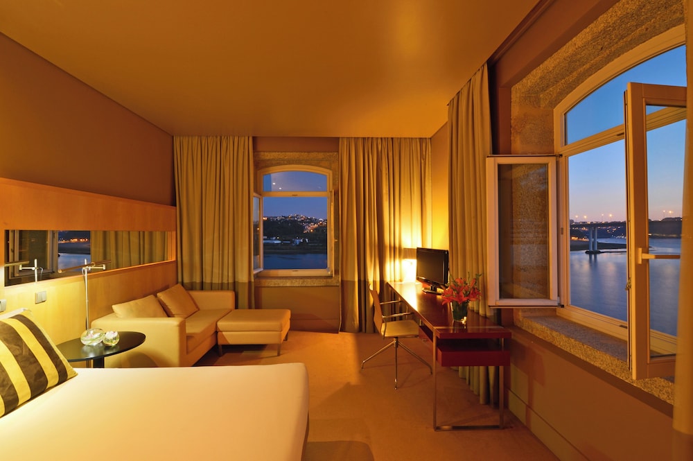 Deluxe Room (Grand View) - Photo 1