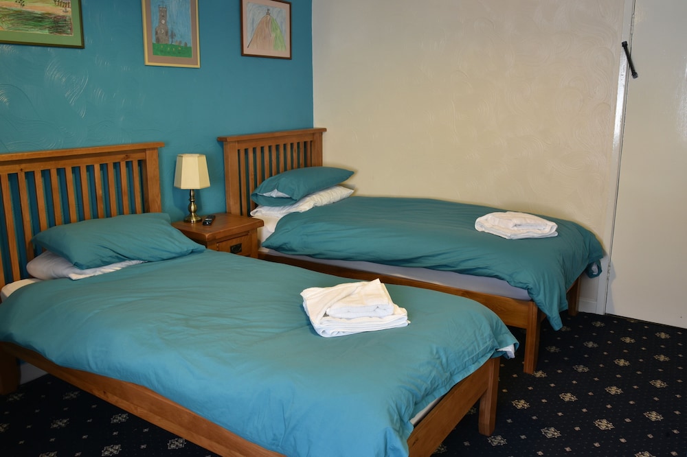 Basic Twin Room photo 2