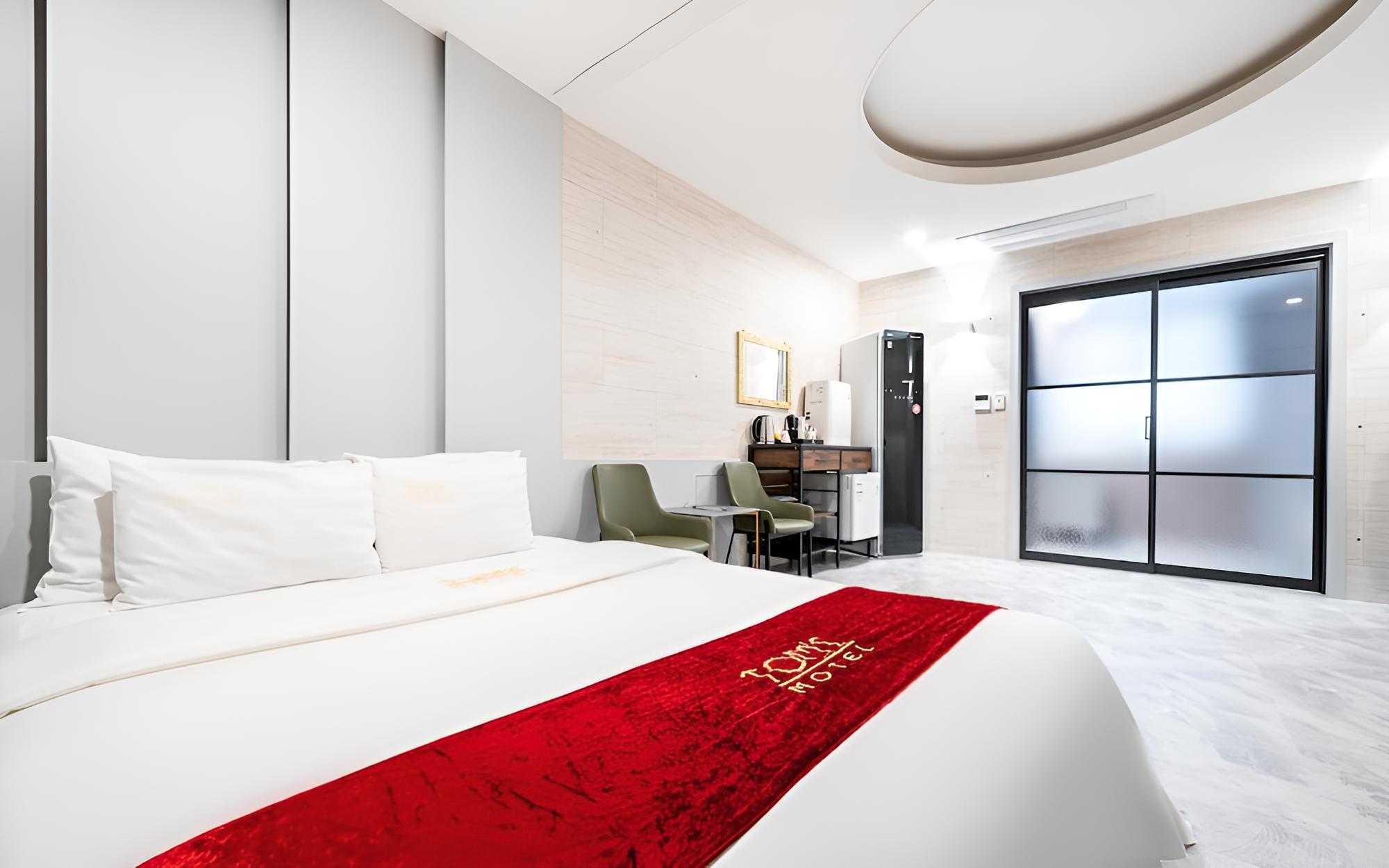 Room (Standard room (LG65" Smart TV Netflix) photo 1