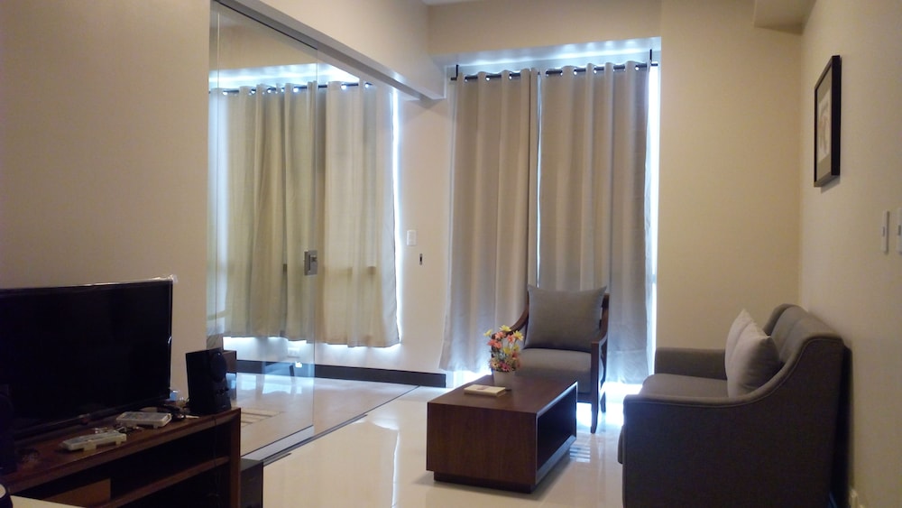1 Bedroom Condo photo 3