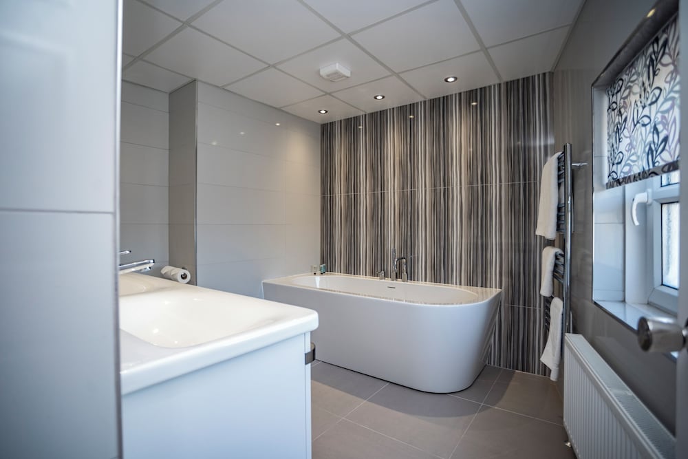 Deluxe Suite - Photo 3