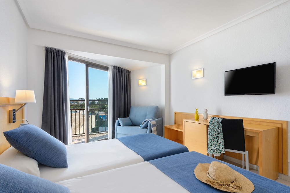 Double Room (3 Adults) - Photo 7