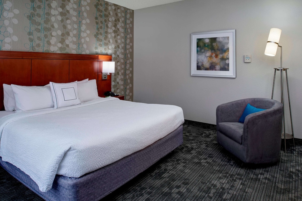 Superior Room, 1 King Bed with Sofa bed - Photo 2