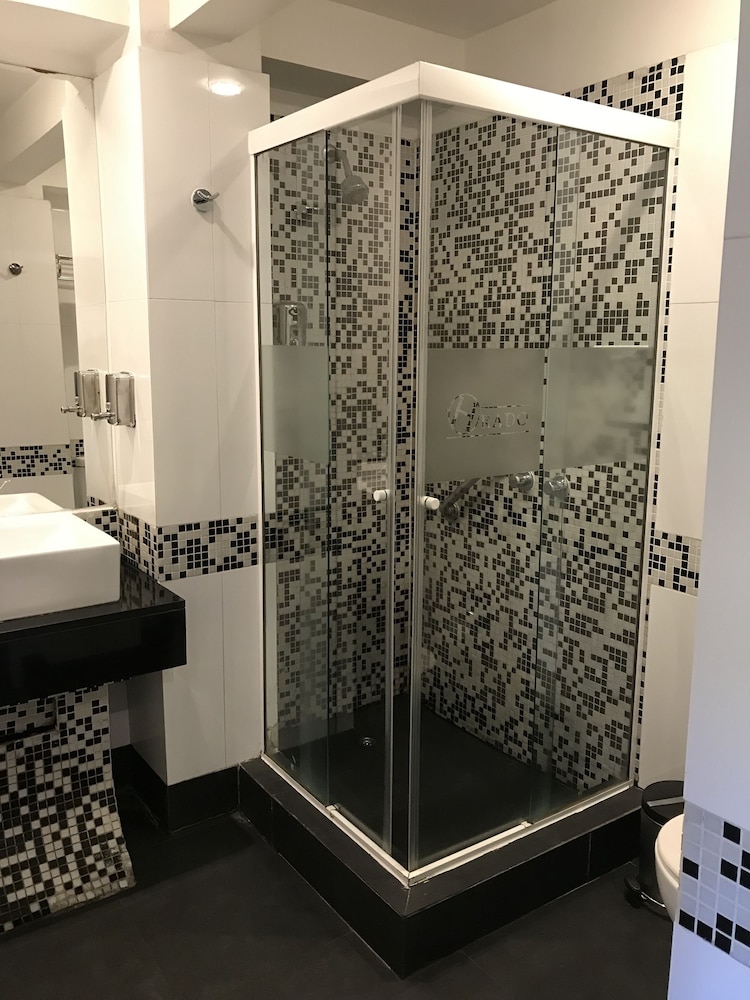 Deluxe Quadruple Room photo 2
