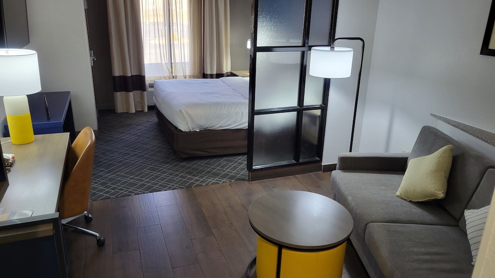 Suite, Non Smoking - Photo 20