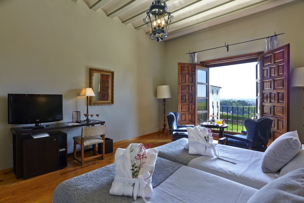 Standard Room (3 adults) photo 3