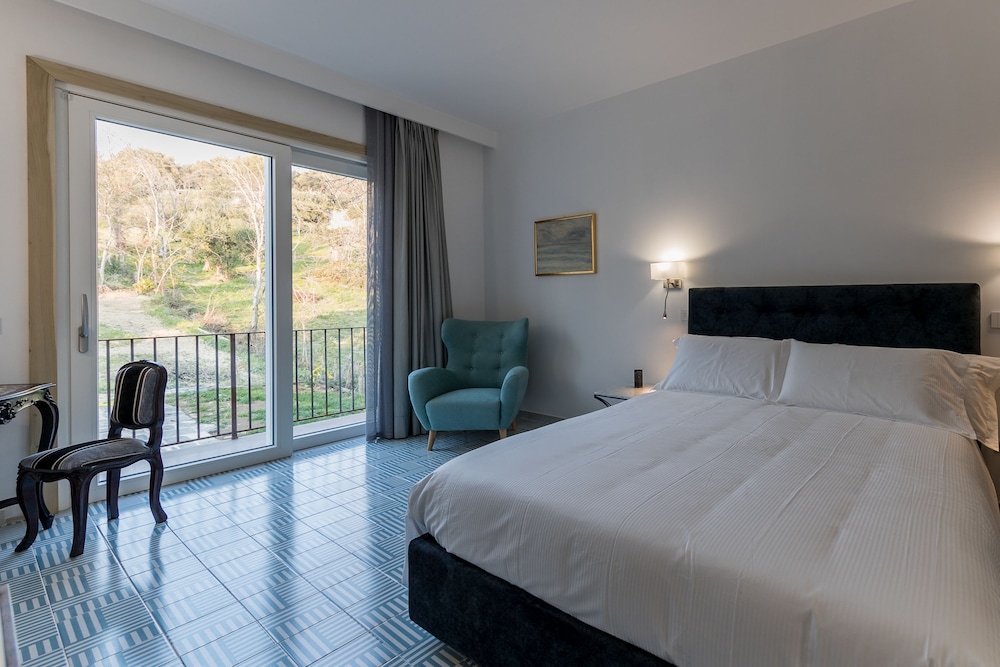 Comfort Room, Sea View photo 3