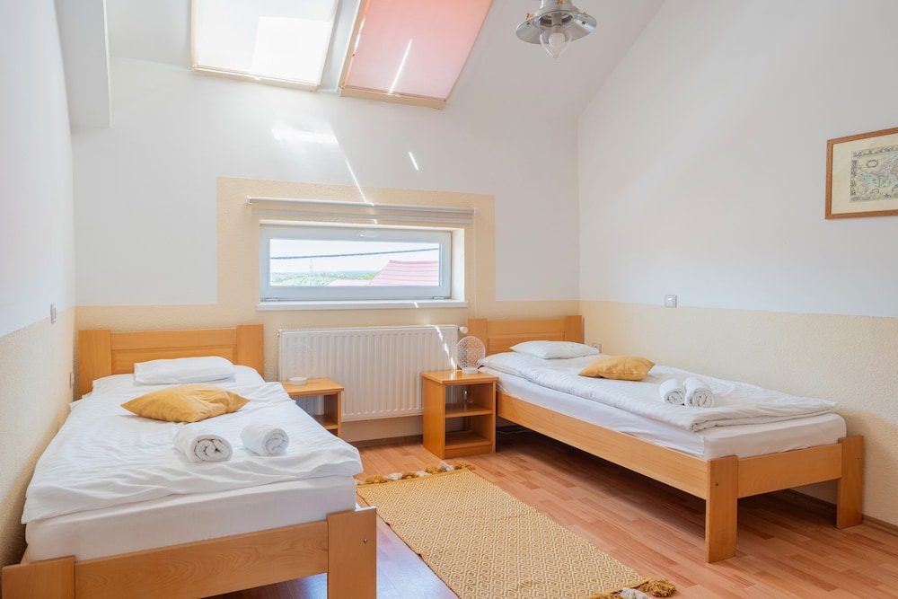 Standard Twin Room, Courtyard View