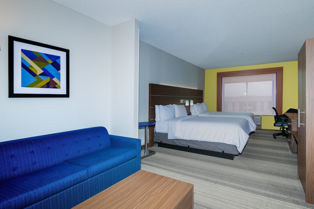 Suite, 2 Queen Beds (Additional Living Area) - Photo 1
