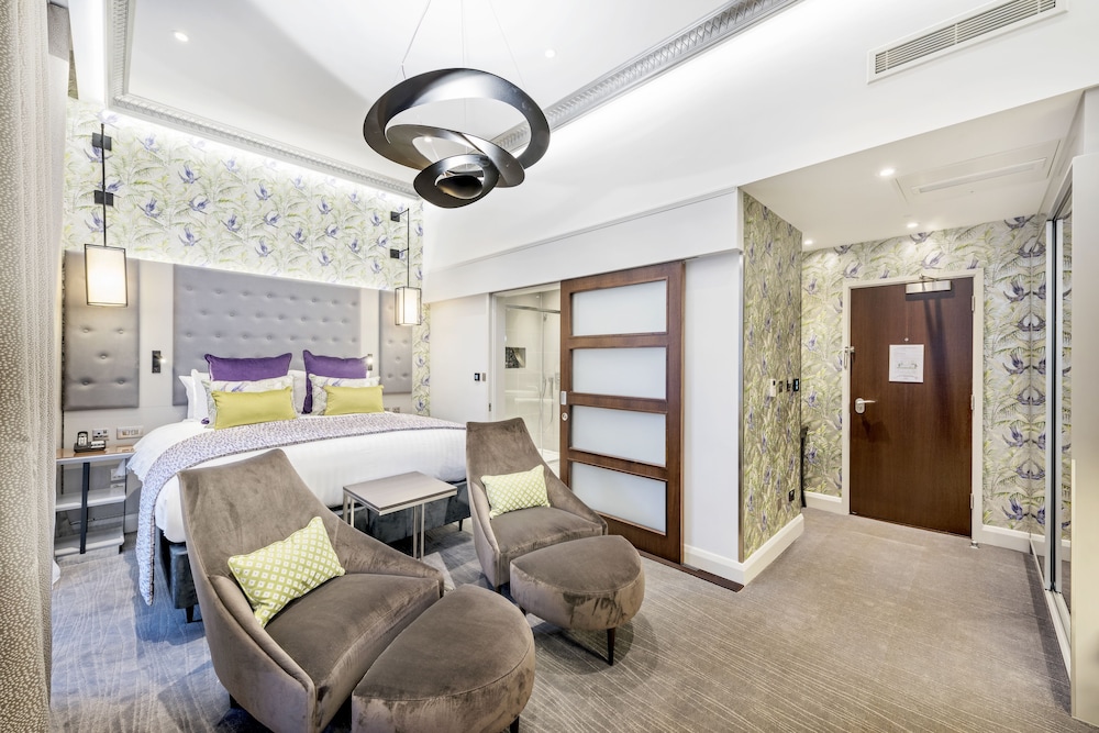 Junior Suite, 1 King Bed with Sofa bed photo 3