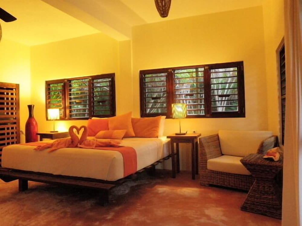 jungle Cabana Dowstairs photo 1