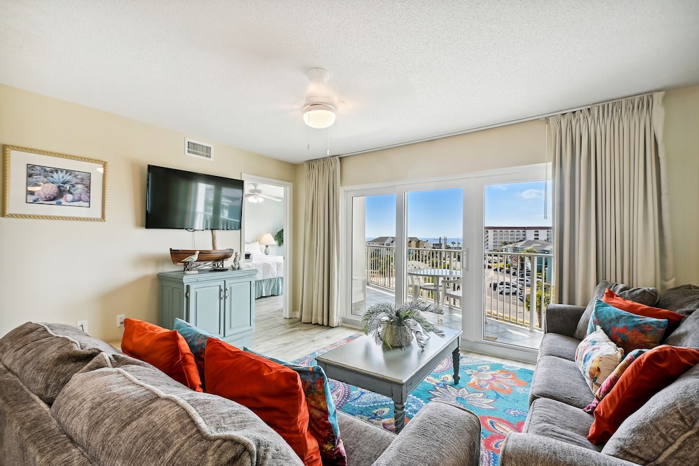 Condo, 2 Bedrooms
