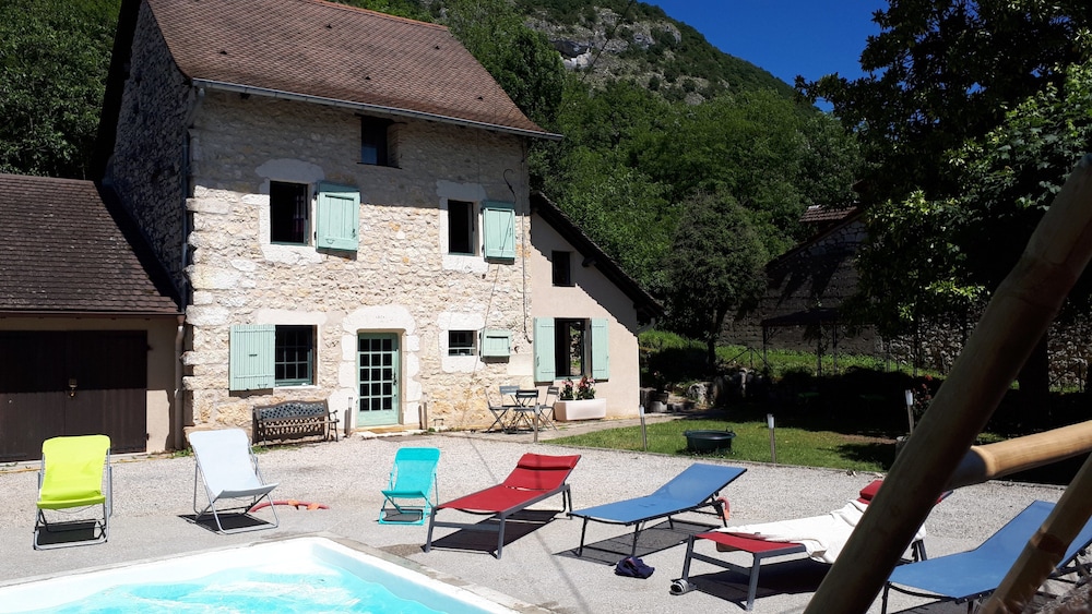Family House, Private Bathroom, Mountain View (Entre Vignes Et Montagne)