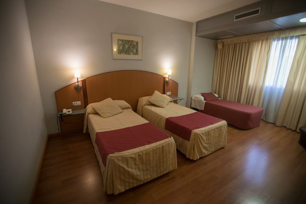 Double Room (+ cama supletoria) photo 3