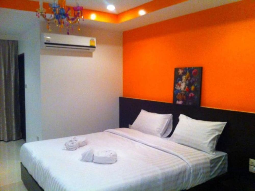 Double Room, Pool View - Photo 4
