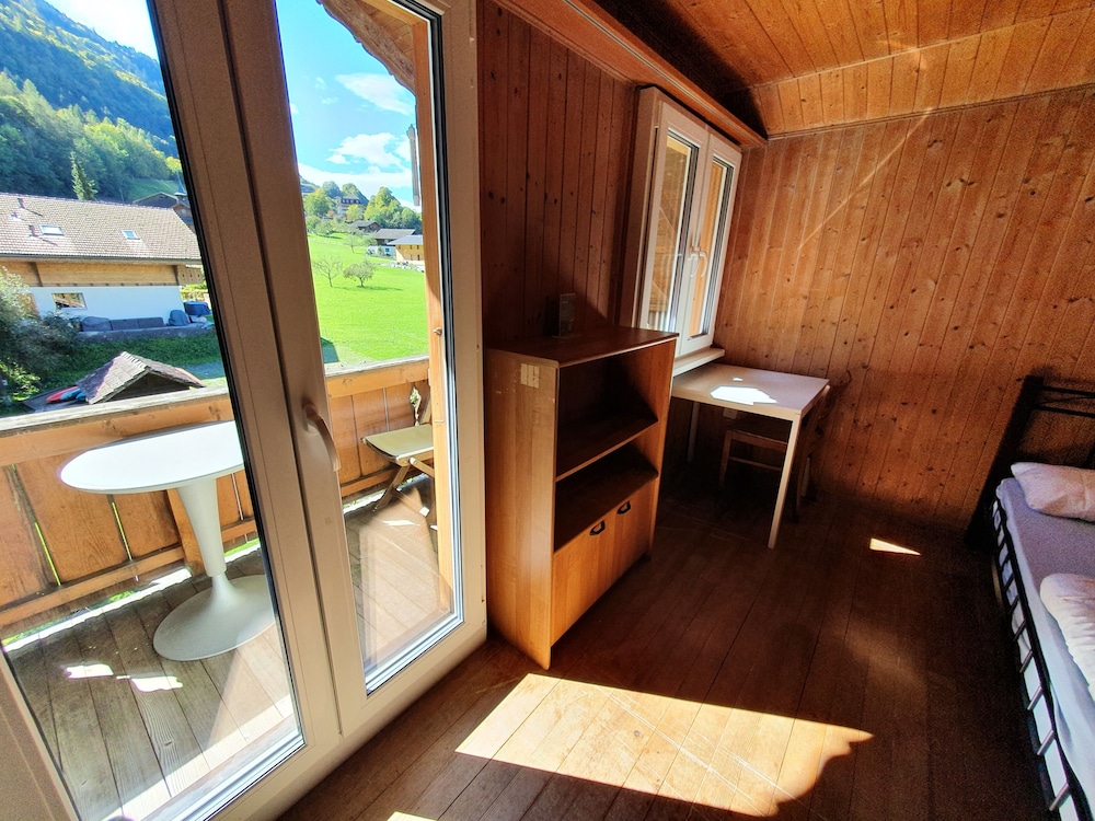 Basic Double Room, Shared Bathroom, Mountain View photo 3