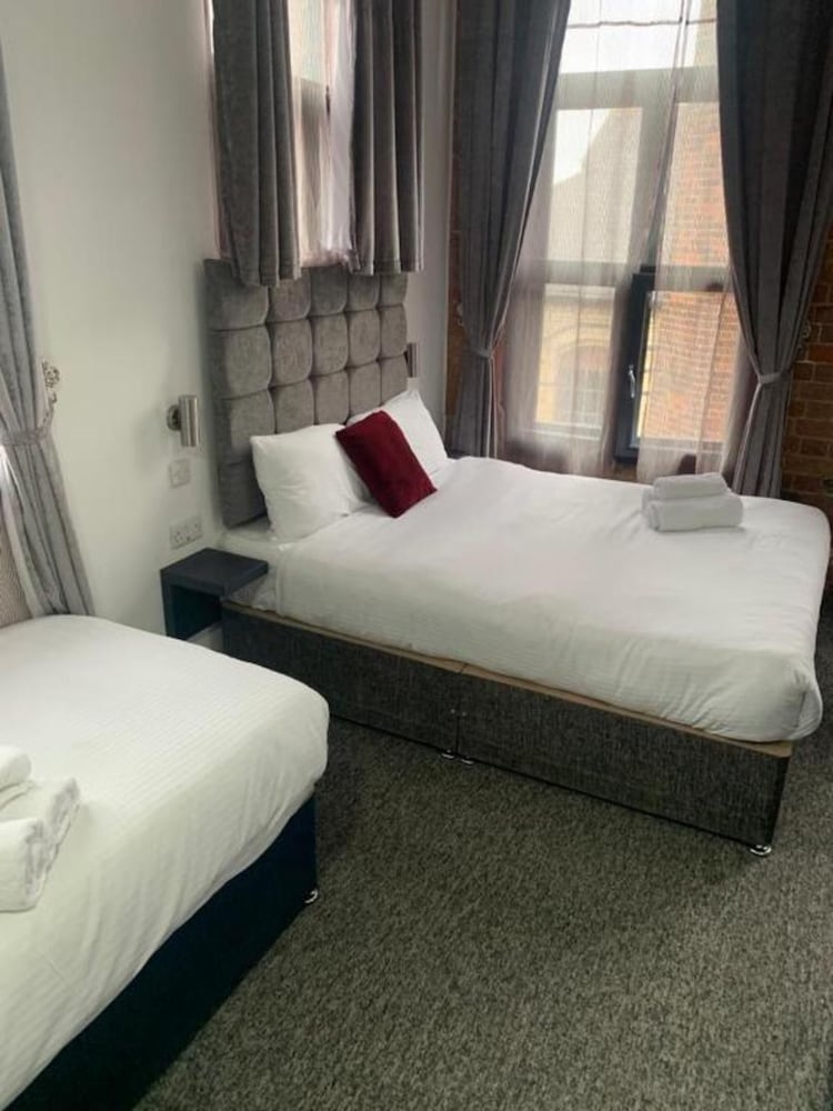 Family Room, 1 Bedroom photo 2