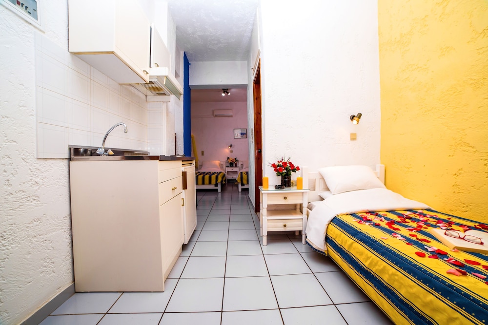 Romantic Apartment (Semi-Basement) photo 1