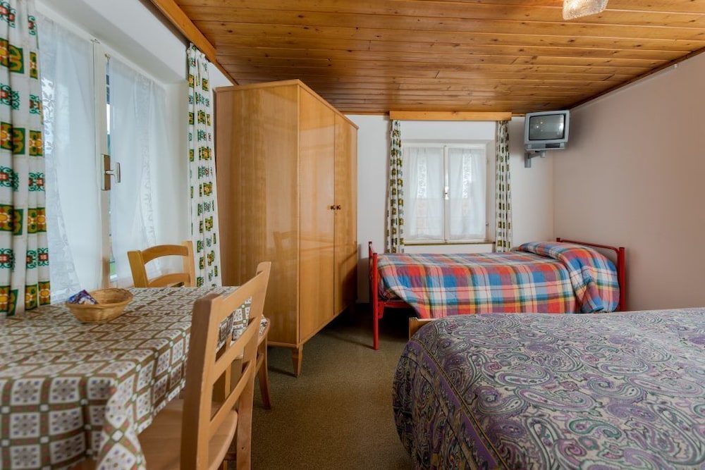 Triple Room, Shared Bathroom