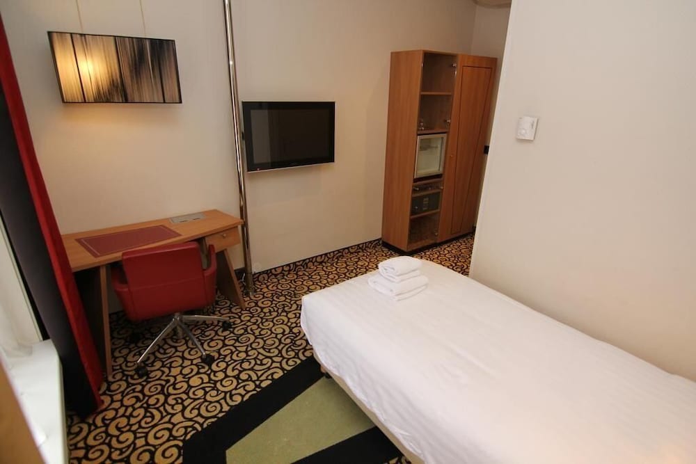 Basic Double Room photo 3