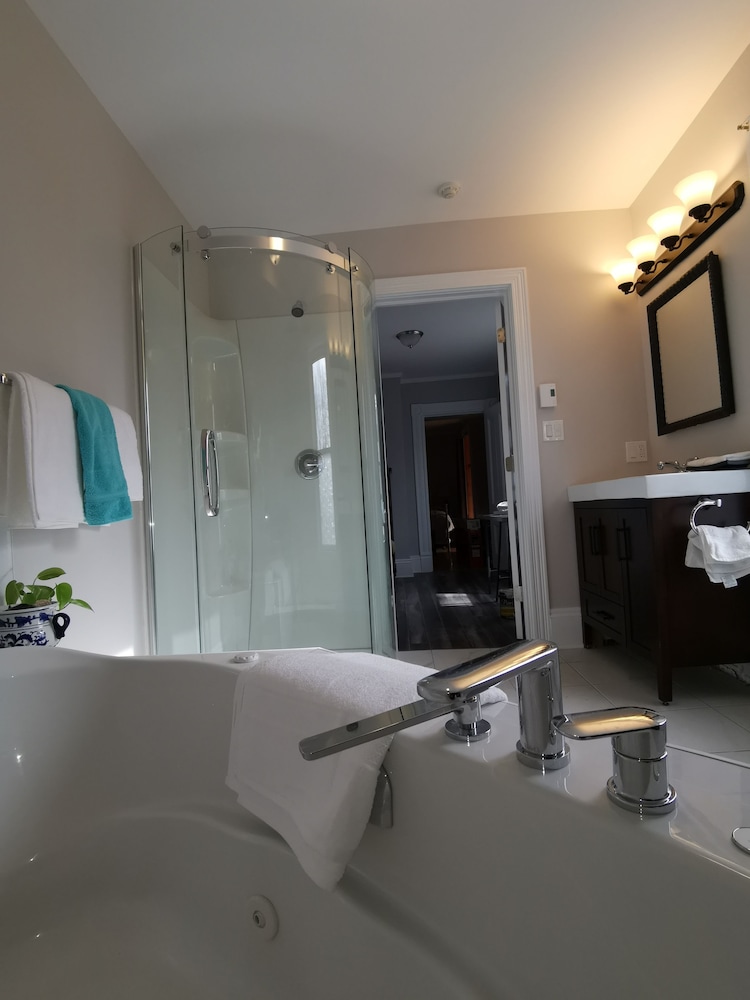 Luxury Room, Multiple Beds, Park View (Wolastoq River-View Suite) photo 2