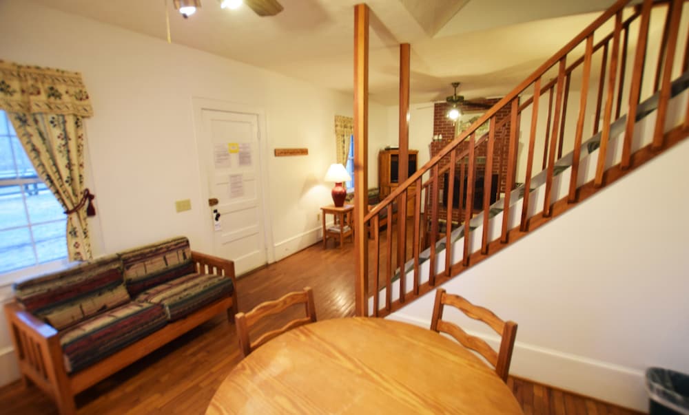 Dogwood Cottage - Photo 5