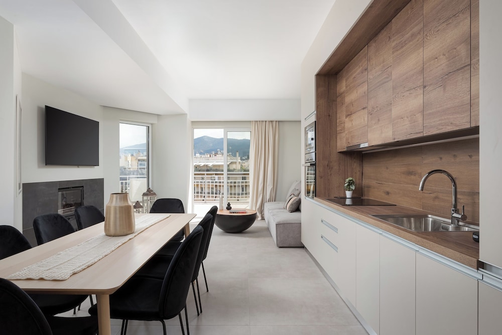 Classic Apartment, Balcony, City View