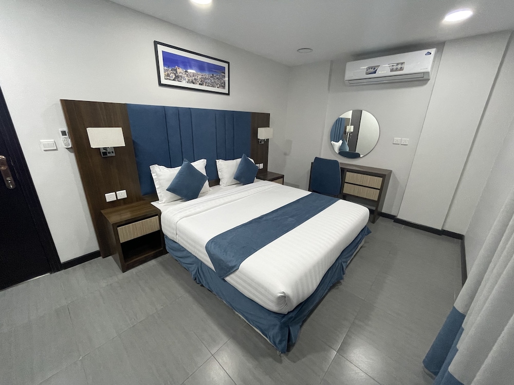 One Bedroom Apartment - Photo 1