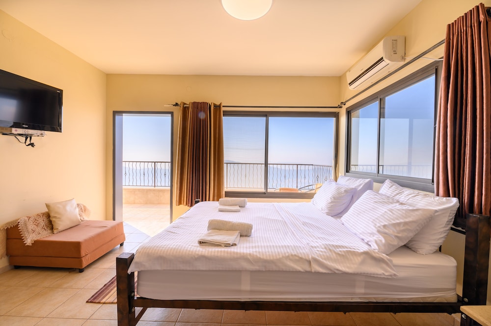 Family Quadruple Room, Balcony photo 3