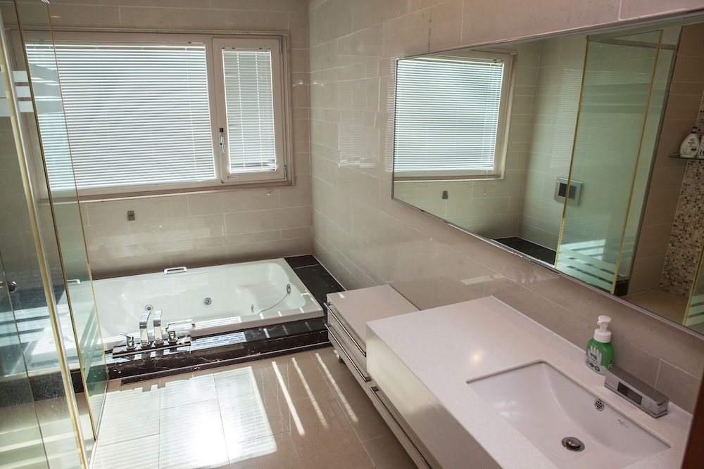 Executive Suite, 3 Bedrooms photo 3
