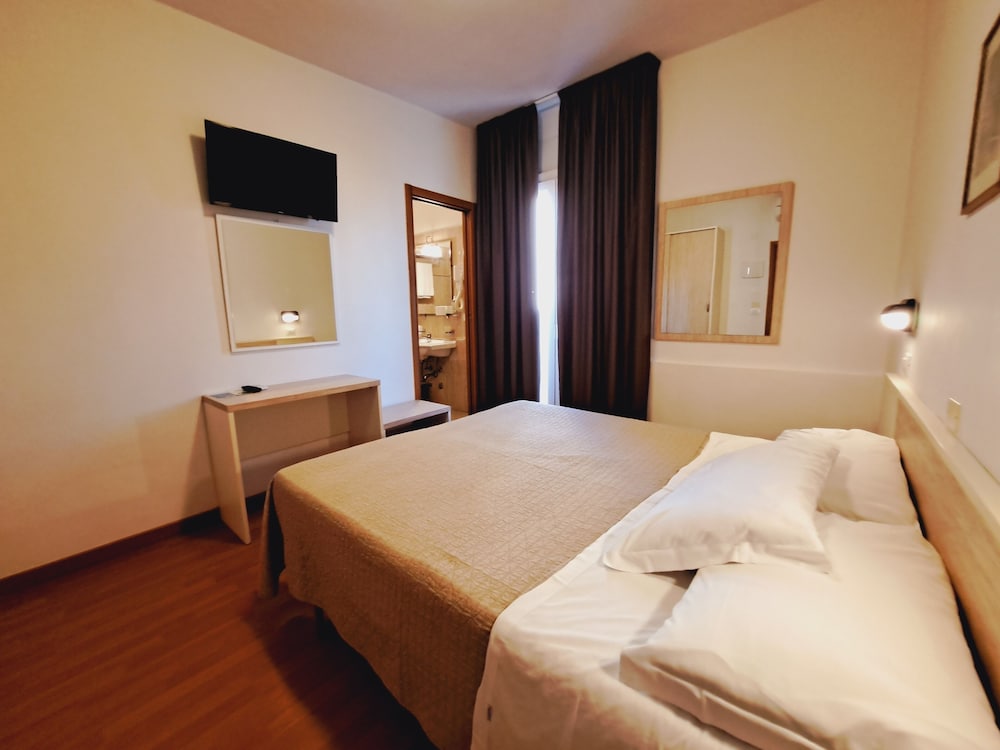 Basic Room photo 2