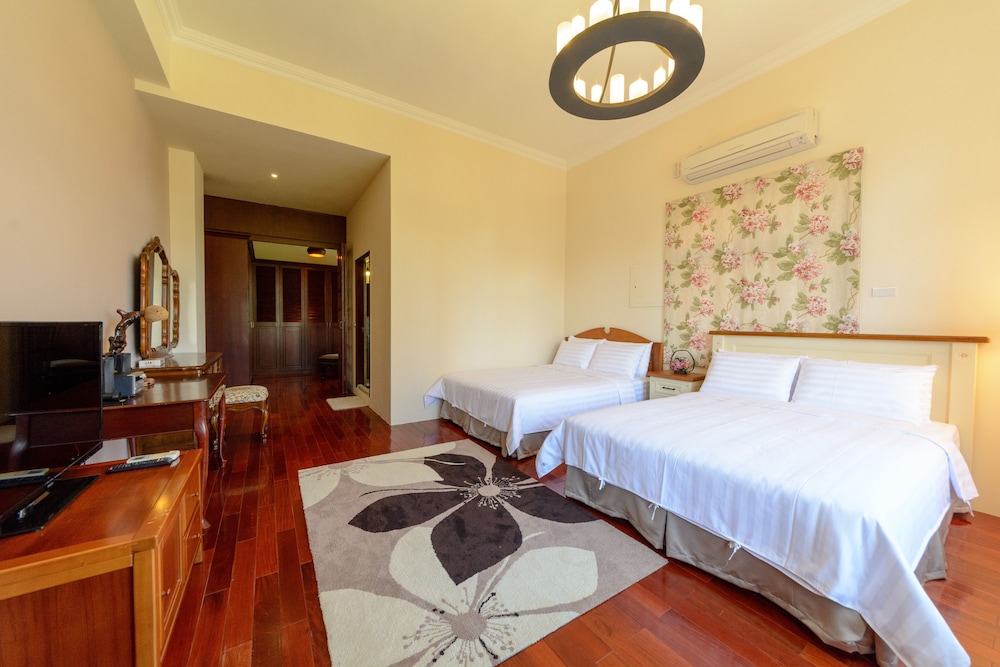 Family Quadruple Room, 2 Double Beds photo 2