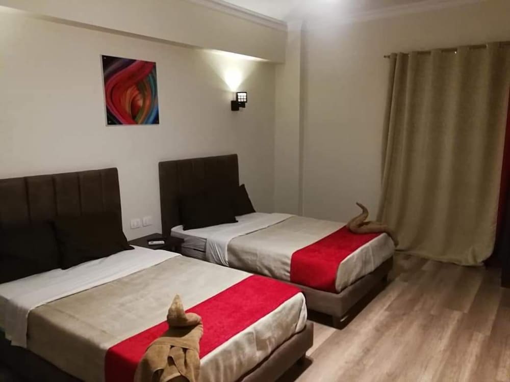 Deluxe Double or Twin Room, Smoking