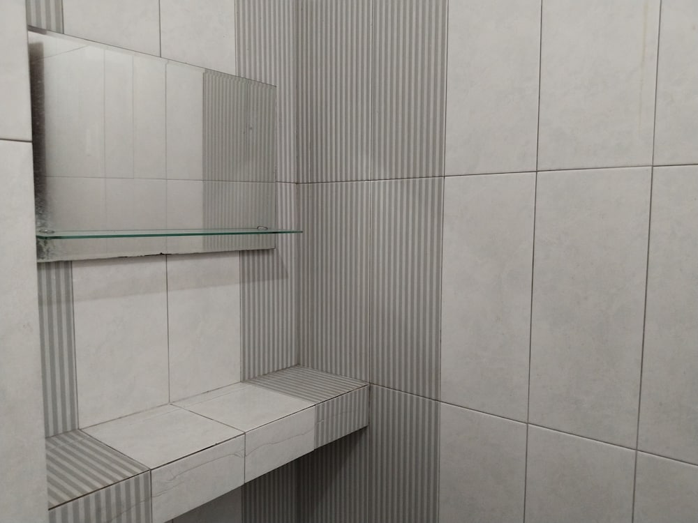 Twin Room - Photo 7
