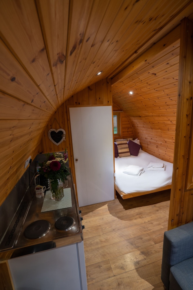 Mulberry Glamping Pod photo 2