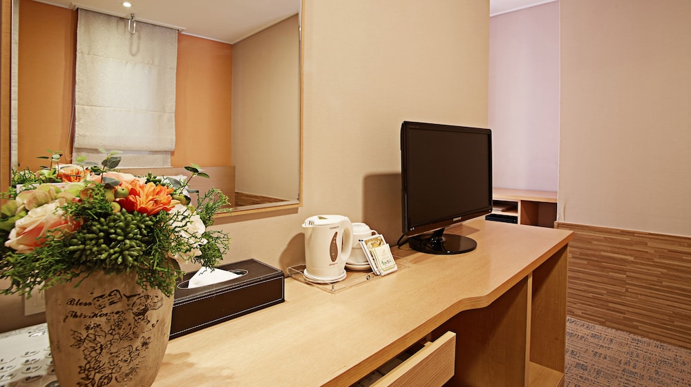 Standard Double Room - Photo 7