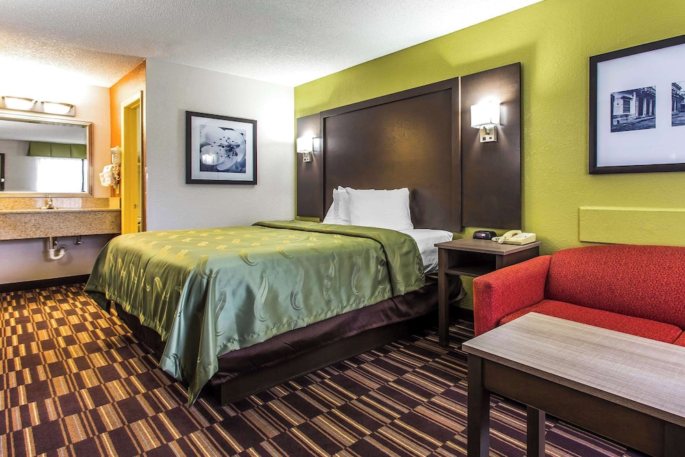Room, 1 Queen Bed with Sofa bed, Accessible, Non Smoking photo 1