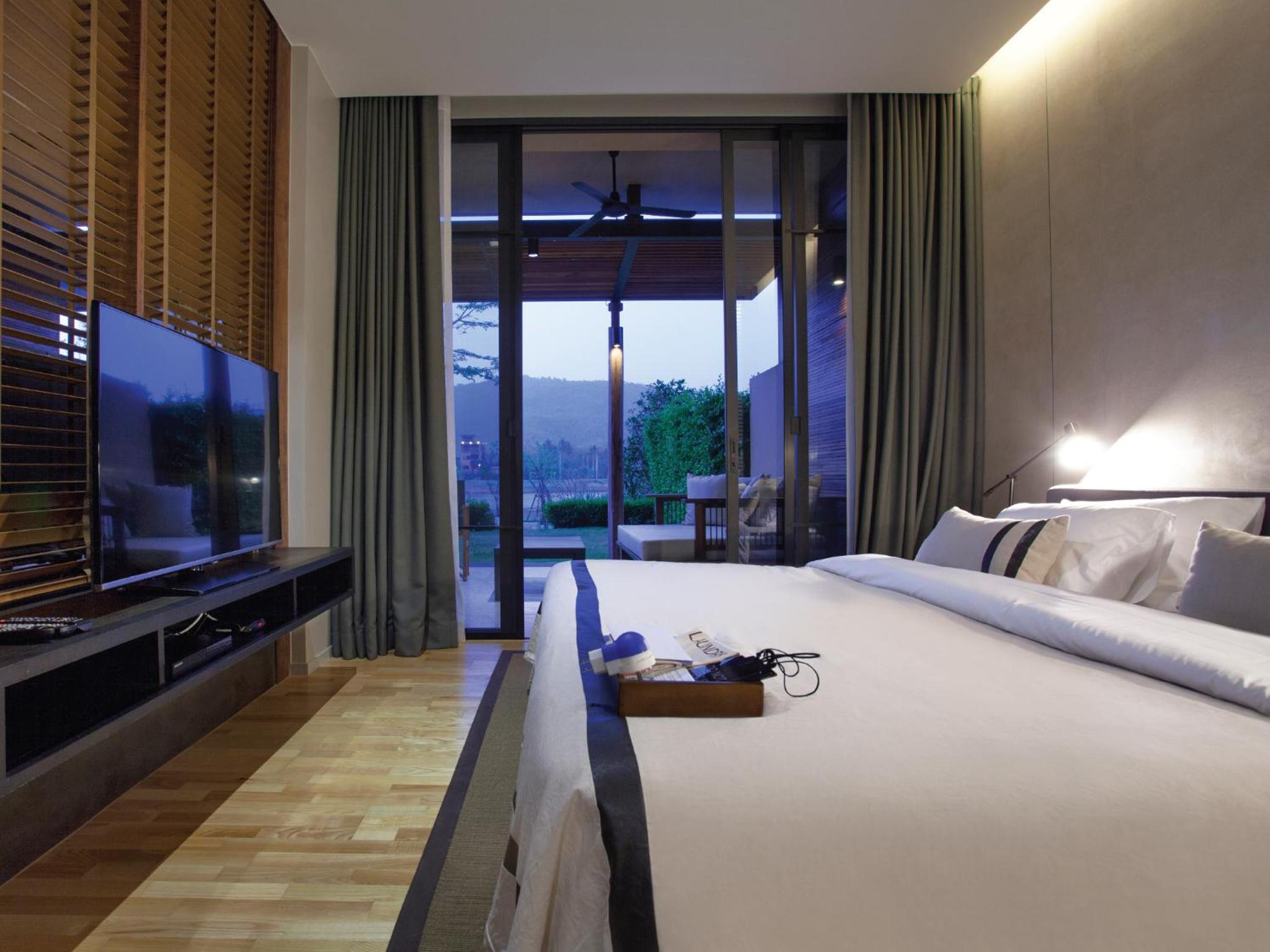 Two-Bedroom Suite - Photo 18