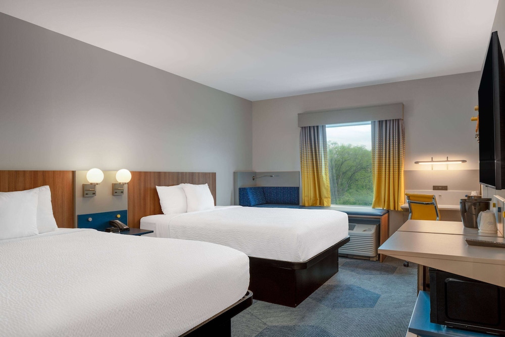 Room, 2 Queen Beds, Non Smoking - Photo 3