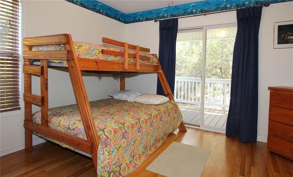 House, Multiple Beds (Watercolors) photo 3