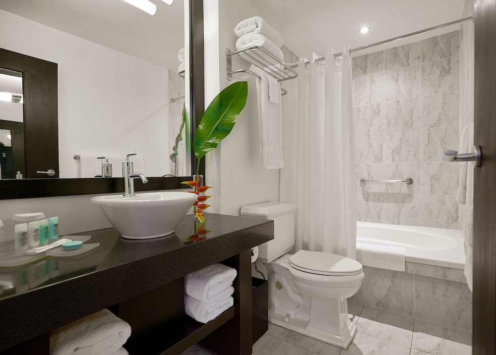 Junior Suite, 1 King Bed - Photo 2