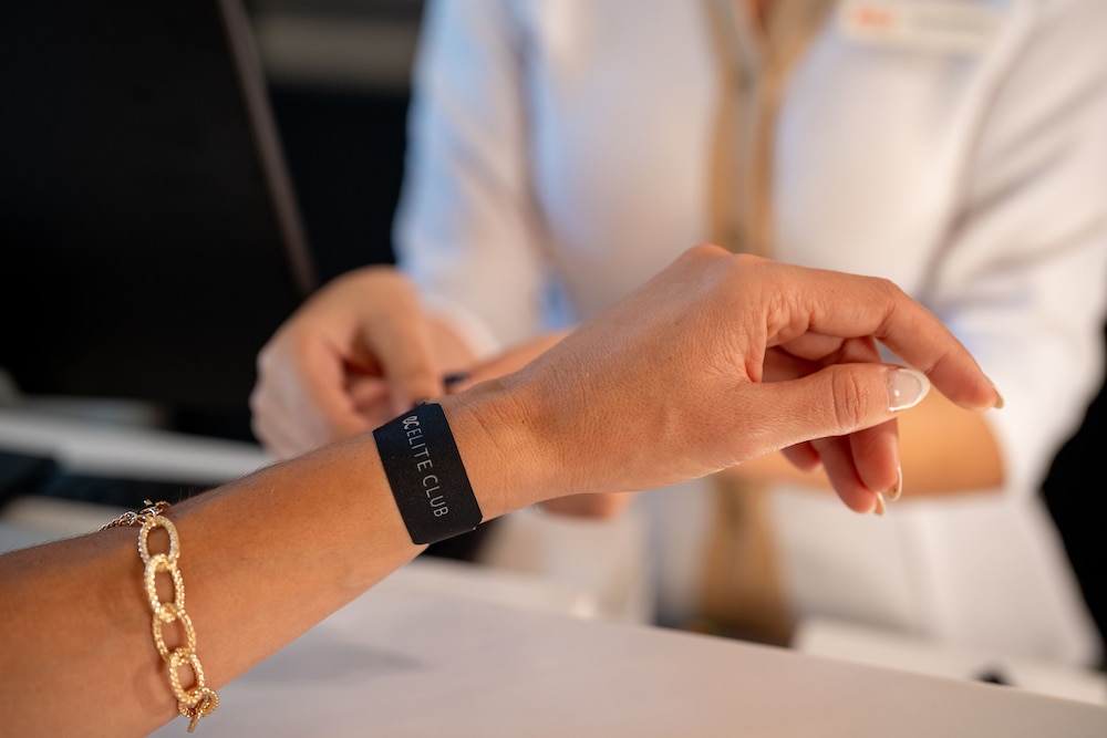 Junior Suite, Oceanfront (elite Club, B2c-us)