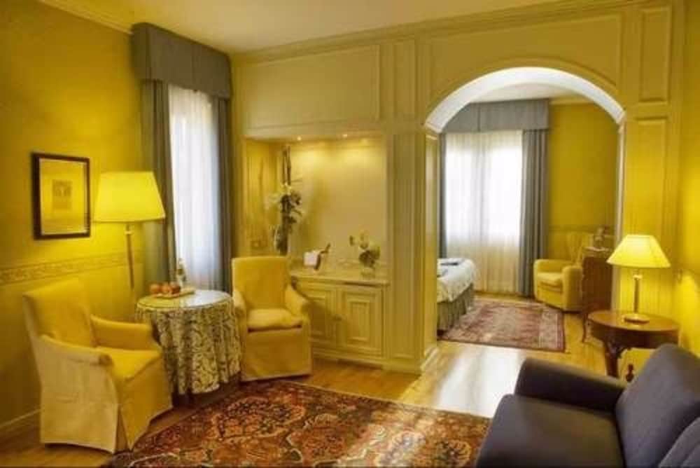 Suite, 1 Doppelbett mit Schlafsofa (Suite)
