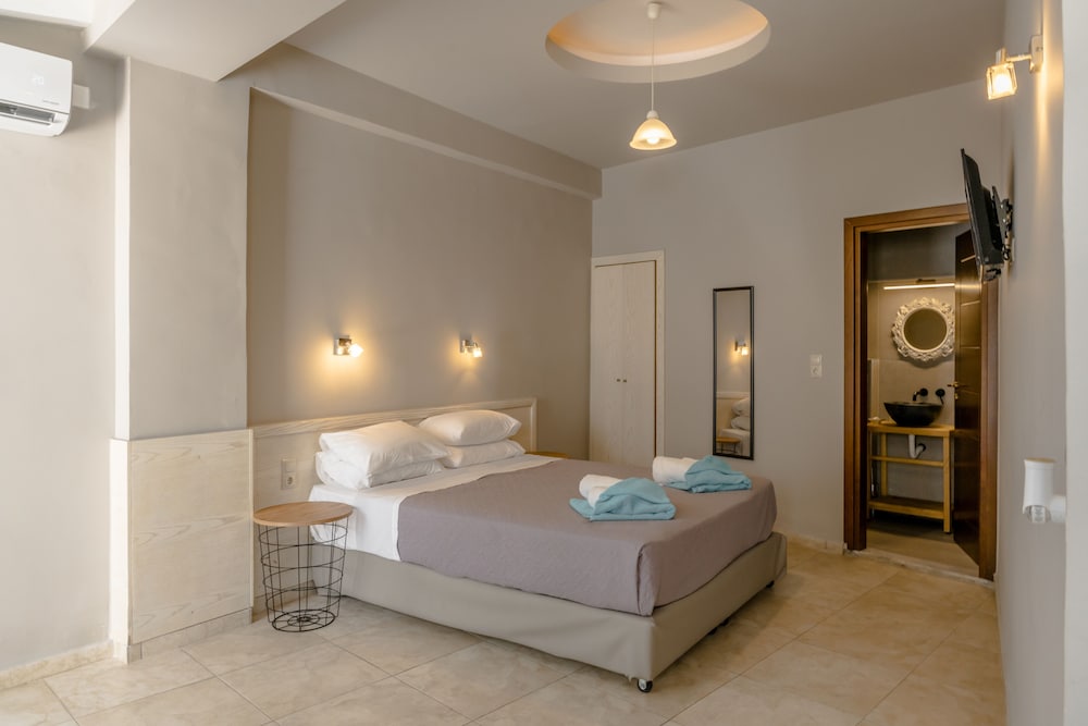 Superior Quadruple Room photo 2
