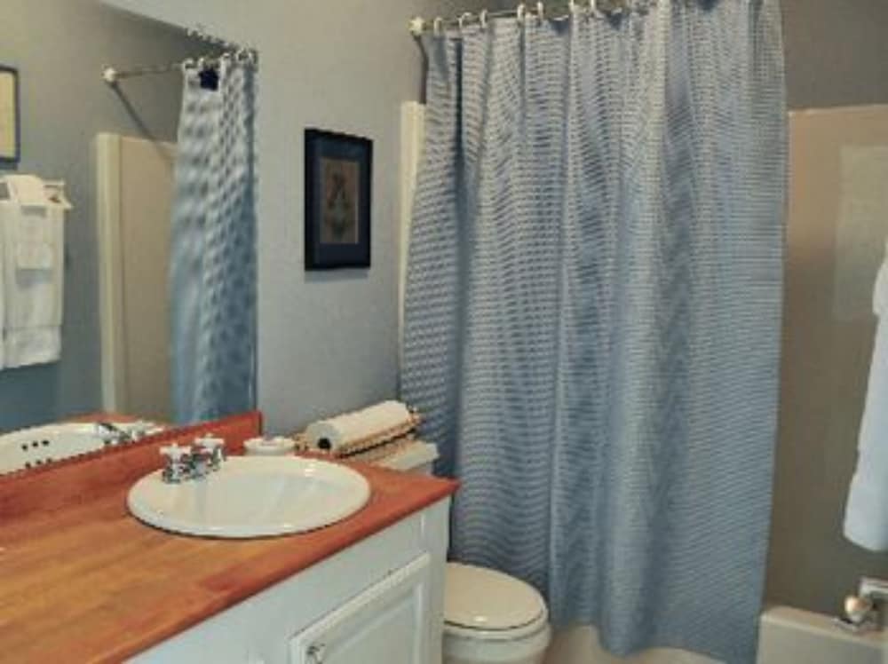 Room, Private Bathroom (Cedar Room) photo 3