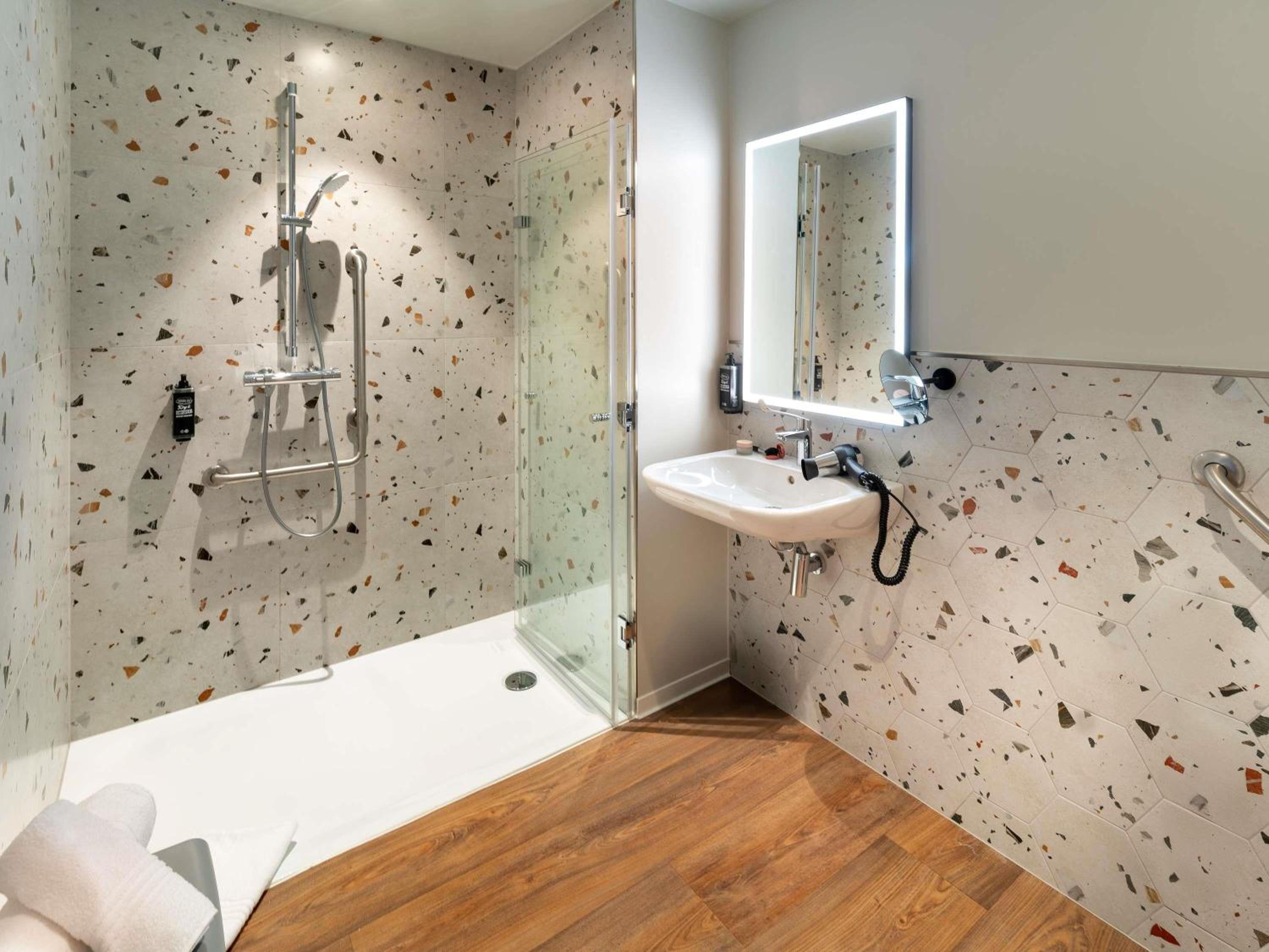 Double Room - Disability Access - Photo 4