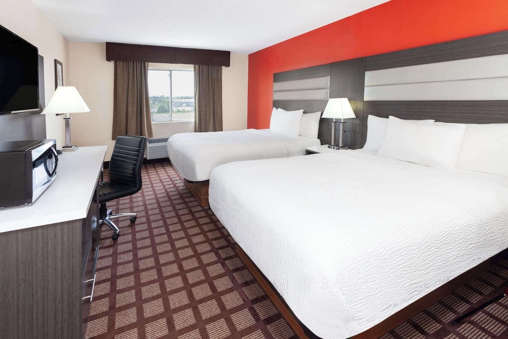Deluxe Room, 1 King Bed, Non Smoking photo 2