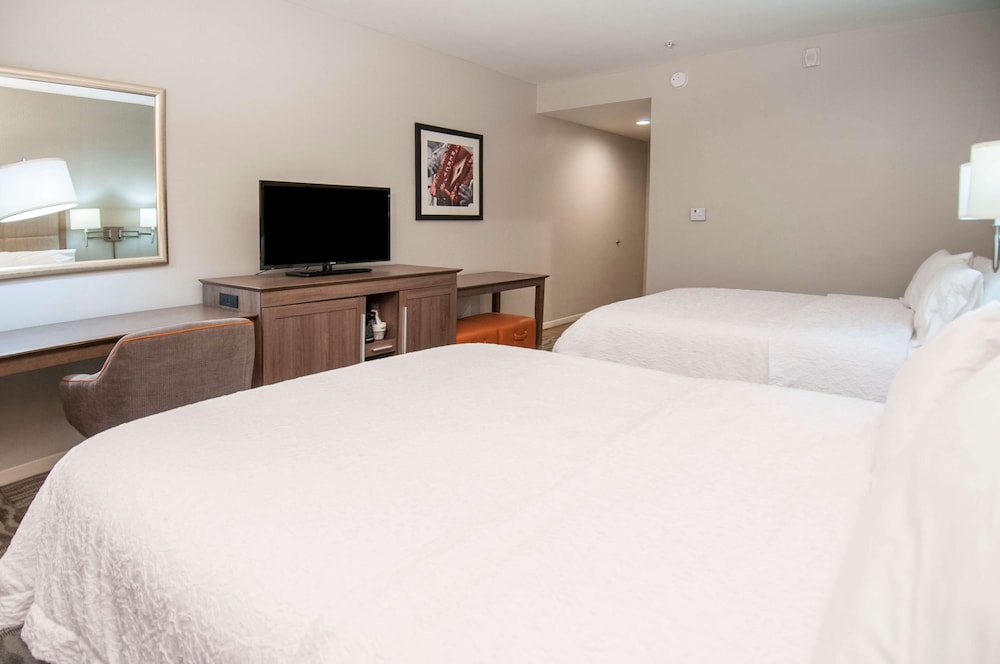 Room, 2 Queen Beds, Accessible (Hearing) photo 1