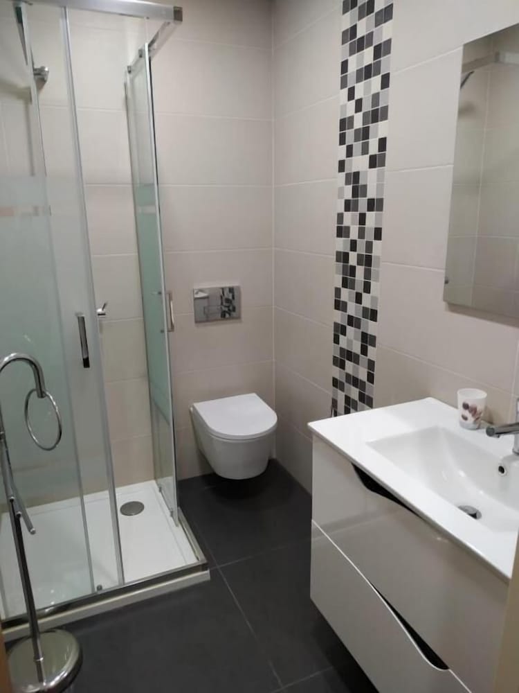 Traditional Apartment, 3 Bedrooms, Balcony photo 3