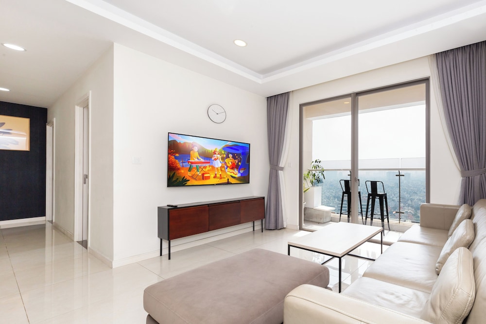 Family Apartment, Balcony, City View